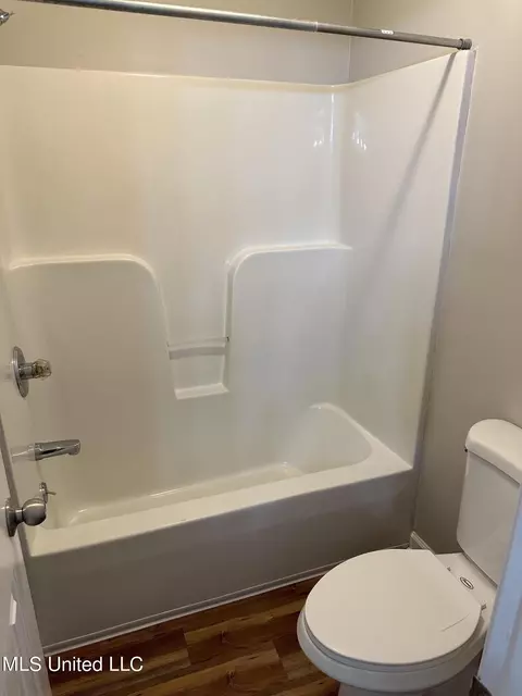Bath - 106 Windchase Dr, Brandon, MS 39042 photo 3 of 3