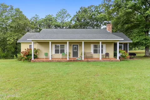 136 Brannon Rd, Lucedale, MS 39452