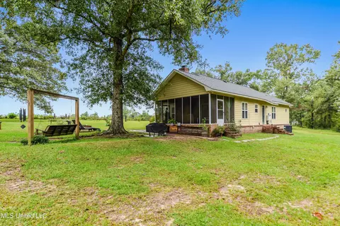 Exterior - 136 Brannon Rd, Lucedale, MS 39452 photo 2 of 9