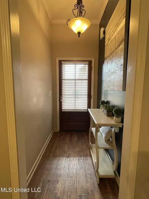 Entry Way - 160 Dakota St, Byram, MS 39272 photo 2 of 3