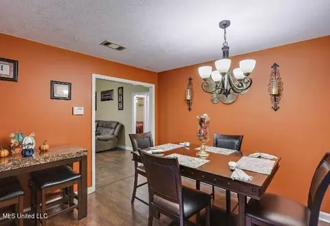 Dining - 3 Watersview Cv, Jackson, MS 39212 photo 2 of 2