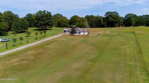 140 Waverly Rd, Senatobia, MS 38668