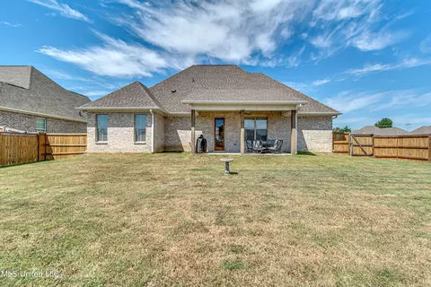 Exterior - 201 Baleigh Dr, Canton, MS 39046 photo 10 of 13
