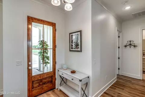 Entry Way - 201 Baleigh Dr, Canton, MS 39046 photo 1 of 2