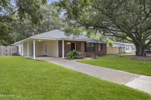 2007 Fulton Ave, Pascagoula, MS 39567