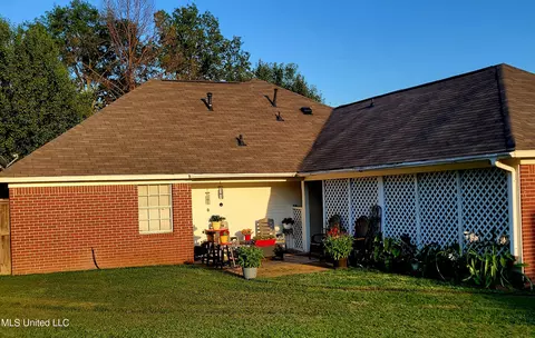 Exterior - 401 Hawthorne Dr, Madison, MS 39110 photo 3 of 3