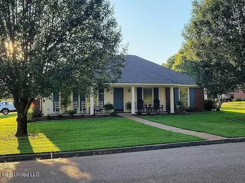 Exterior - 401 Hawthorne Dr, Madison, MS 39110 photo 2 of 3