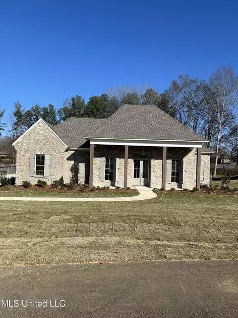 302 Lois Ct, Madison, MS 39110