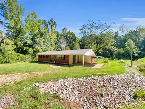 Exterior - 101 Welton Rd, Carthage, MS 39051 photo 4 of 6