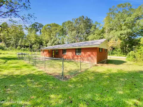 Exterior - 101 Welton Rd, Carthage, MS 39051 photo 2 of 6