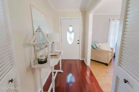 Entry Way - 119 Long Meadow Rd, Brandon, MS 39042 photo 1 of 2