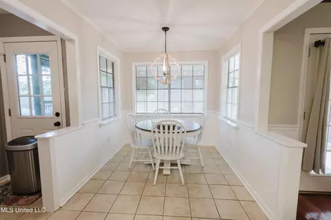 Dining - 119 Long Meadow Rd, Brandon, MS 39042 photo 6 of 6