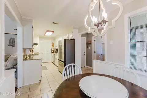 Dining - 119 Long Meadow Rd, Brandon, MS 39042 photo 4 of 6