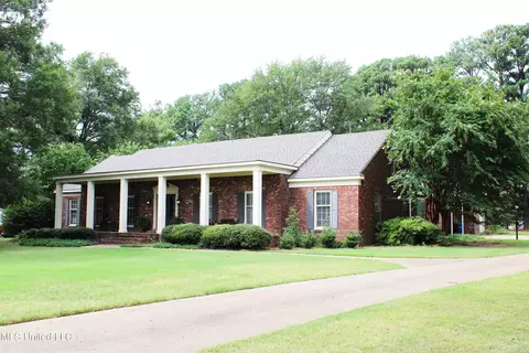 1911 Mount Pleasant Rd, Hernando, MS 38632