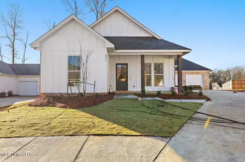 852 Long Leaf Cir, Brandon, MS 39042