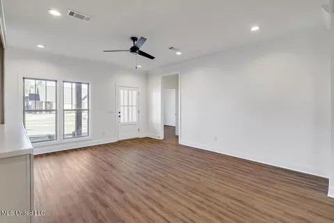 852 Long Leaf Cir, Brandon, MS 39042 photo 6
