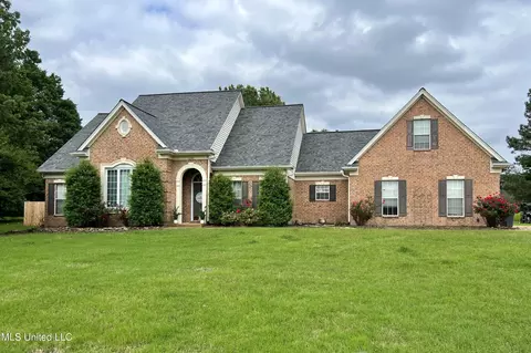 1282 Ivy Dr, Hernando, MS 38632