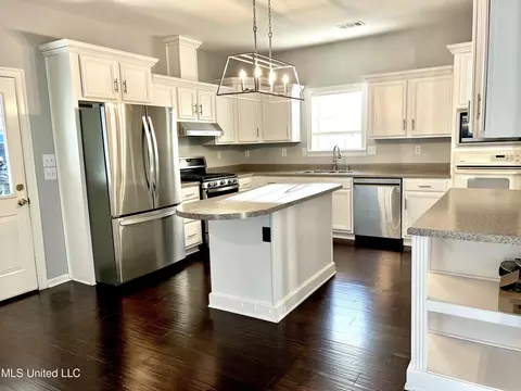 1282 Ivy Dr, Hernando, MS 38632 photo 9