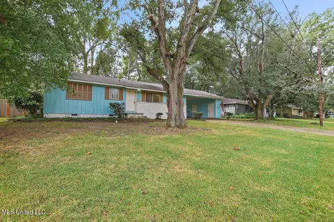 1431 Sheffield Dr, Jackson, MS 39211 photo 2