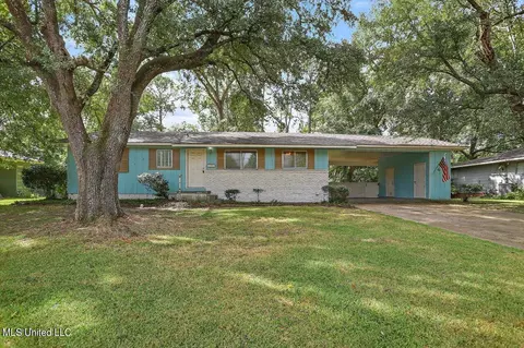 1431 Sheffield Dr, Jackson, MS 39211