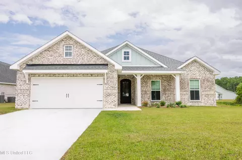 10465 Landon Meadows Dr, Gulfport, MS 39503