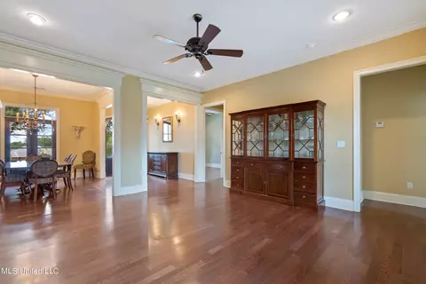 Dining - 1817 Danas Cv, Hernando, MS 38632 photo 2 of 2
