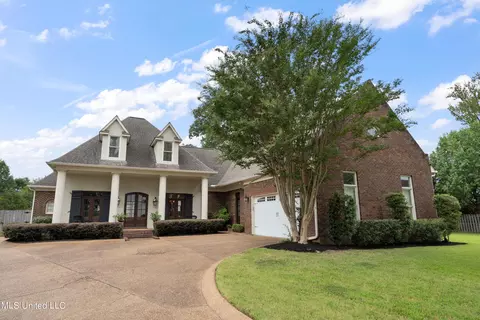 1817 Danas Cv, Hernando, MS 38632