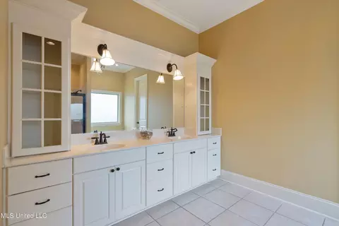 Bath - 1817 Danas Cv, Hernando, MS 38632 photo 1 of 4