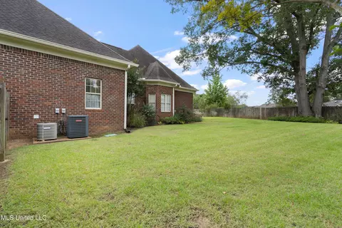 Exterior - 1817 Danas Cv, Hernando, MS 38632 photo 3 of 9