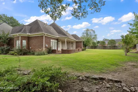 Exterior - 1817 Danas Cv, Hernando, MS 38632 photo 4 of 9