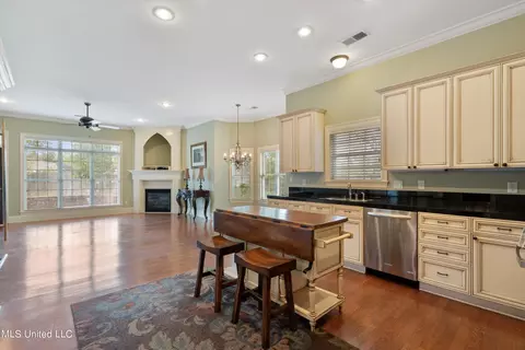Kitchen - 1817 Danas Cv, Hernando, MS 38632 photo 1 of 2
