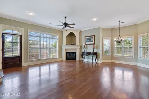 Living - 1817 Danas Cv, Hernando, MS 38632 photo 3 of 3