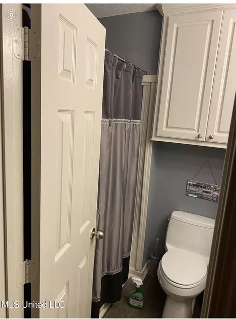 Bath - 127 Davis Ave, Canton, MS 39046 photo 2 of 3
