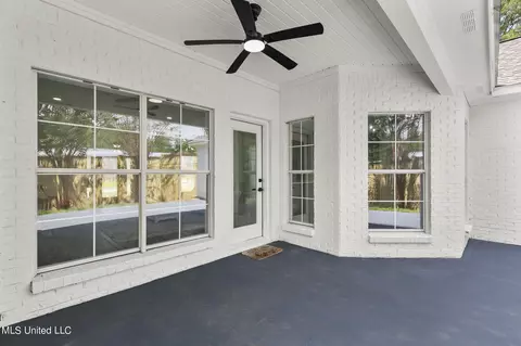 Exterior - 560 Bay Pointe Cir, Brandon, MS 39047 photo 17 of 26