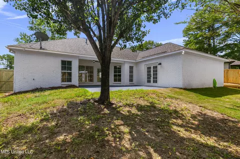 Exterior - 560 Bay Pointe Cir, Brandon, MS 39047 photo 22 of 26
