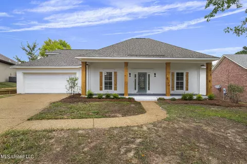 Exterior - 560 Bay Pointe Cir, Brandon, MS 39047 photo 13 of 26