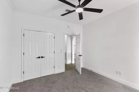 Bedroom - 560 Bay Pointe Cir, Brandon, MS 39047 photo 4 of 9