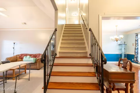 Entry Way - 890 Lindsey Cv, Hernando, MS 38632 photo 3 of 8