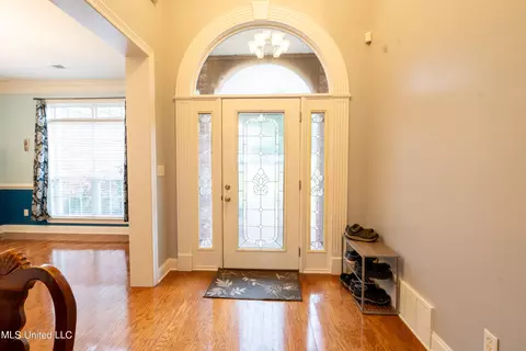 Entry Way - 890 Lindsey Cv, Hernando, MS 38632 photo 1 of 8