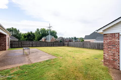Exterior - 890 Lindsey Cv, Hernando, MS 38632 photo 4 of 5