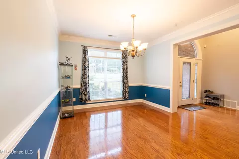 Entry Way - 890 Lindsey Cv, Hernando, MS 38632 photo 2 of 8