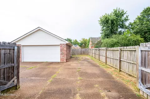 Exterior - 890 Lindsey Cv, Hernando, MS 38632 photo 3 of 5