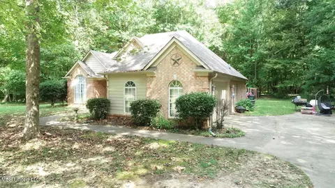 88 Timber Ridge Dr, Byhalia, MS 38611