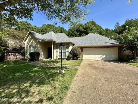 135 Baileys Ridge Cir, Clinton, MS 39056