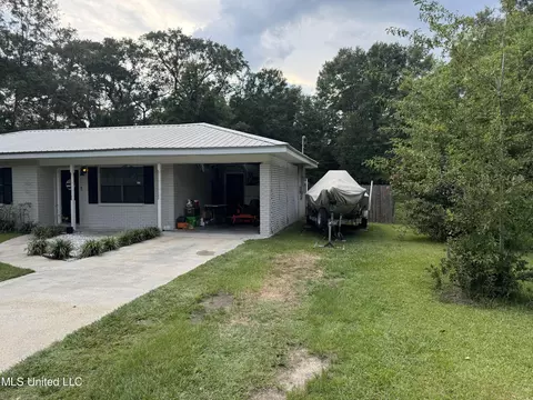 Exterior - 1601 Downs St, Picayune, MS 39466 photo 1 of 4