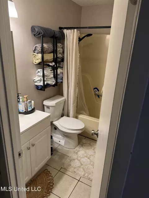 Bath - 1601 Downs St, Picayune, MS 39466 photo 1 of 3