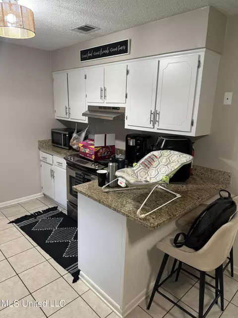 Kitchen - 1601 Downs St, Picayune, MS 39466 photo 1 of 1