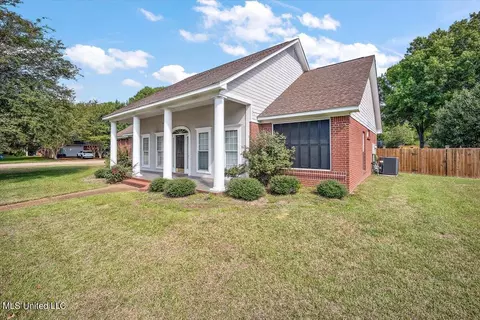 112 Cambridge Dr, Madison, MS 39110