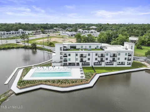 1302 Magnolia St #105, Gulfport, MS 39507