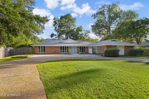 101 Oriole Pl, Brandon, MS 39047